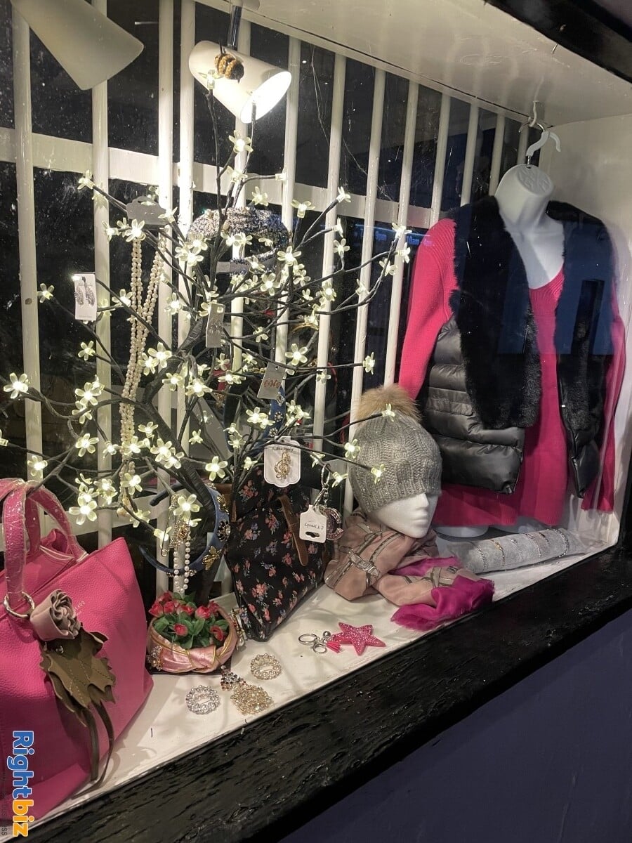 Leasehold  Gladrags boutique business for sale Photo 4