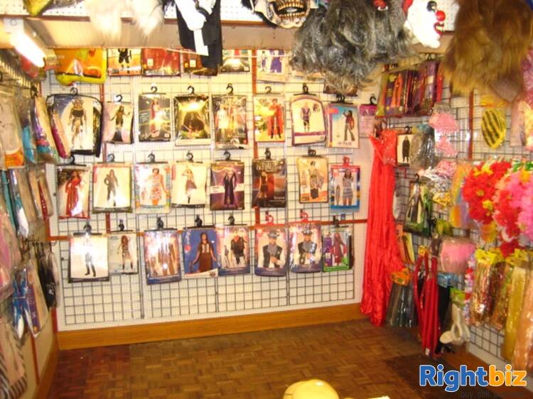 Freehold Gift Shop Located In East Looe Photo 4