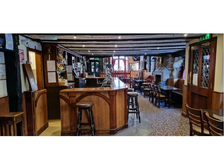 Popular Bistro with Living Accommodation For Sale