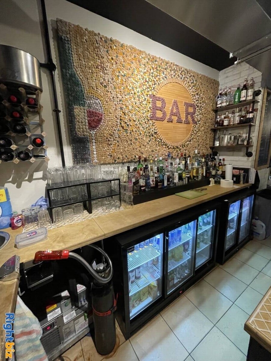 A4 Licensed Premises for Sale in Clapham, SW4 London Photo 4