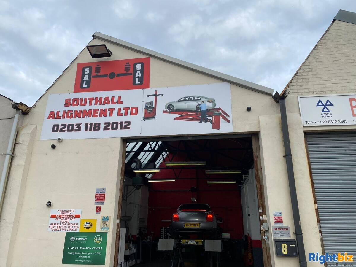 Car Alignment and ADAS Calibration Photo 4