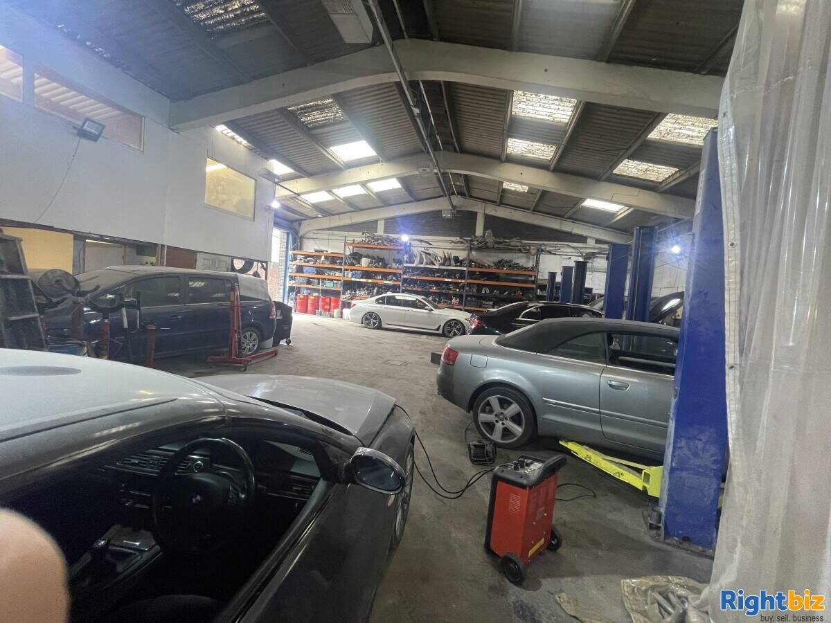 Mechanical and Bodywork  Garage Business for Sale in Barking London Photo 4