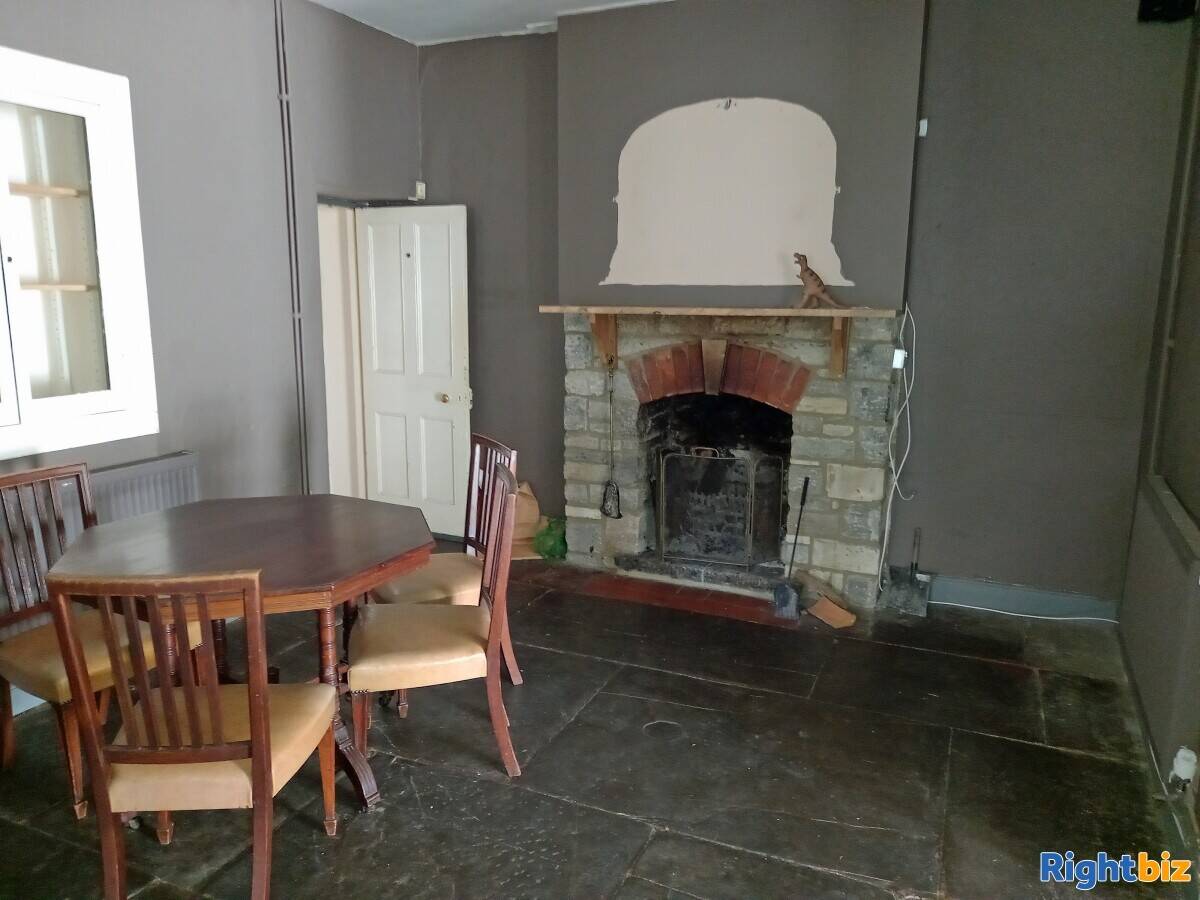 SOMERSET - FREE HOUSE ON LARGE SITE NEAR STREET/GLASTONBURY