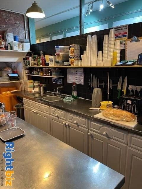 Cafe/ restaurant for sale in  Barry South Wales