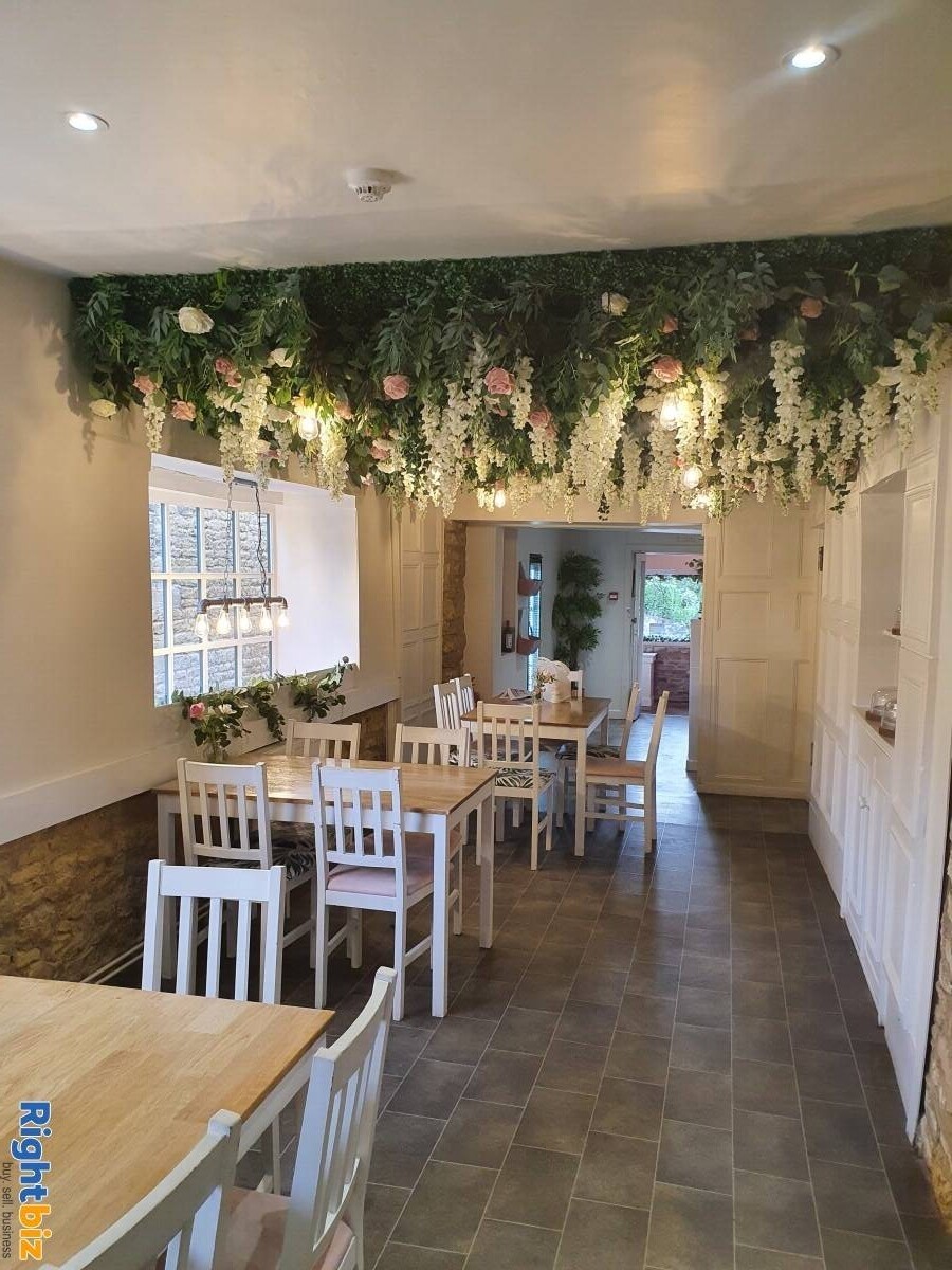 Bourton on the water prime riverside location newly refurbished restaurant