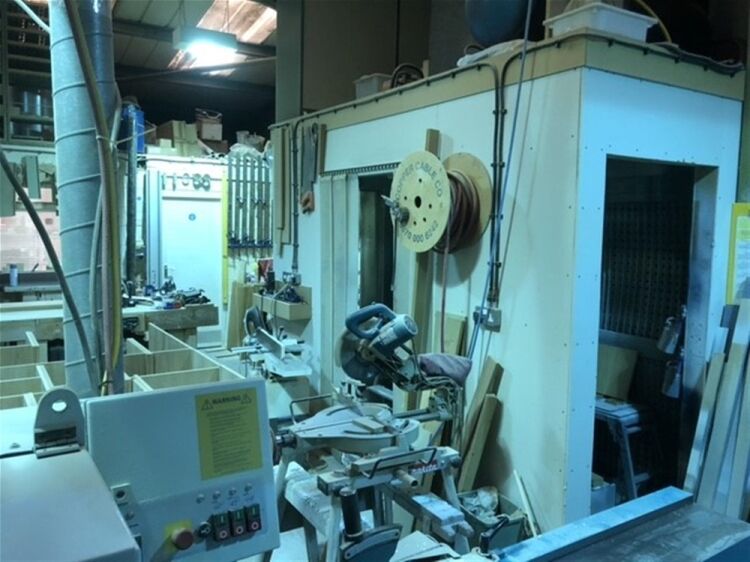 QUALITY BESPOKE HOME FURNISHINGS MANUFACTURING & FITTING COMPANY based WILTSHIRE Photo 4