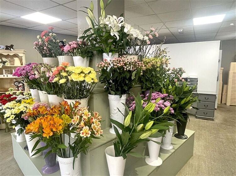 76+ YEARS ESTABLISHED, HIGH TURNOVER FLORIST – SUFFOLK Photo 4