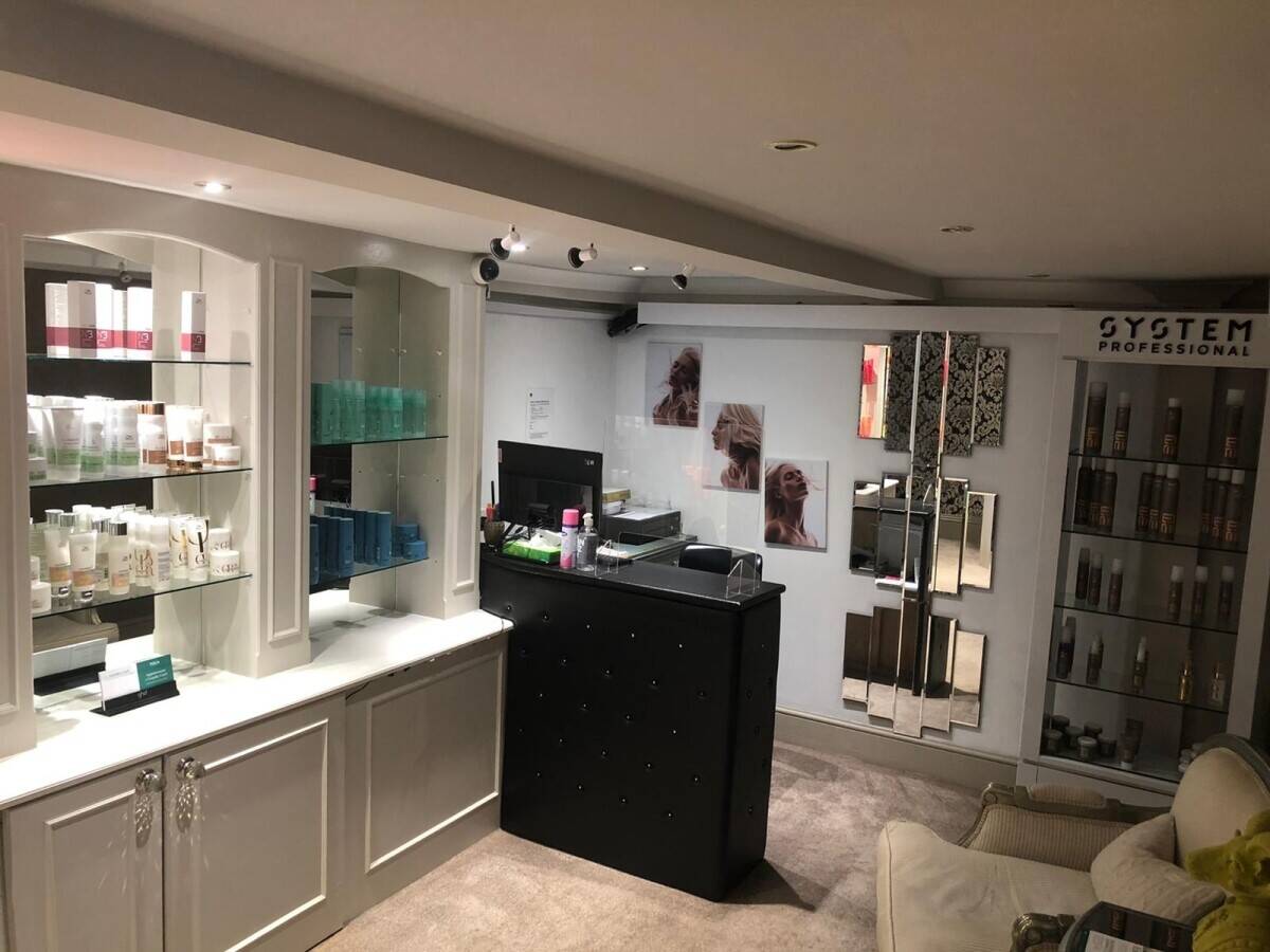Prominent Chichester High Street Location, 3 Mezzanine Floors,  Hair & Beauty Services Photo 4