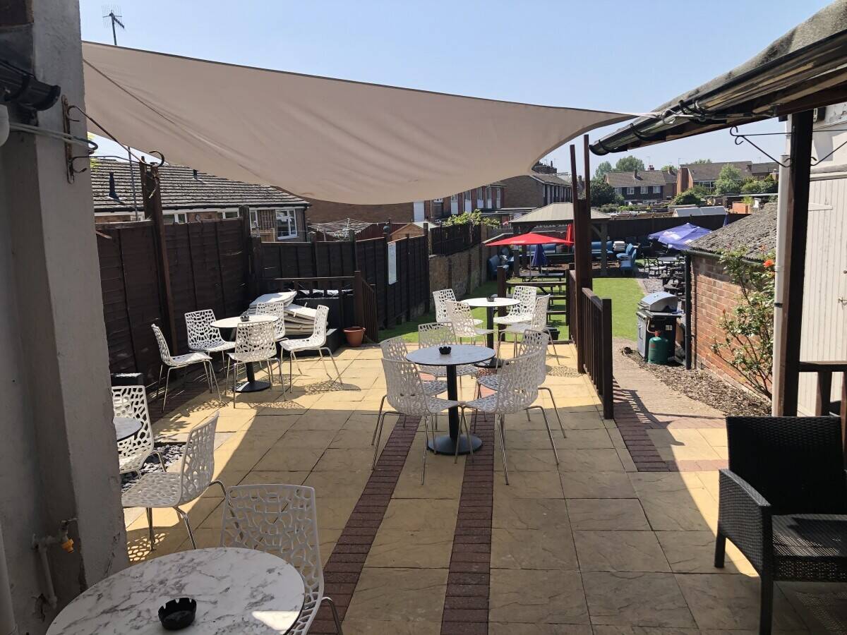 Freehold Pub for sale in Warwick w 6 bedroom accomm. nearby to Warwick Racecourse