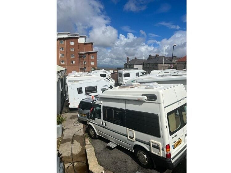 Extremely well established Used Cars Dealer for sale Photo 4