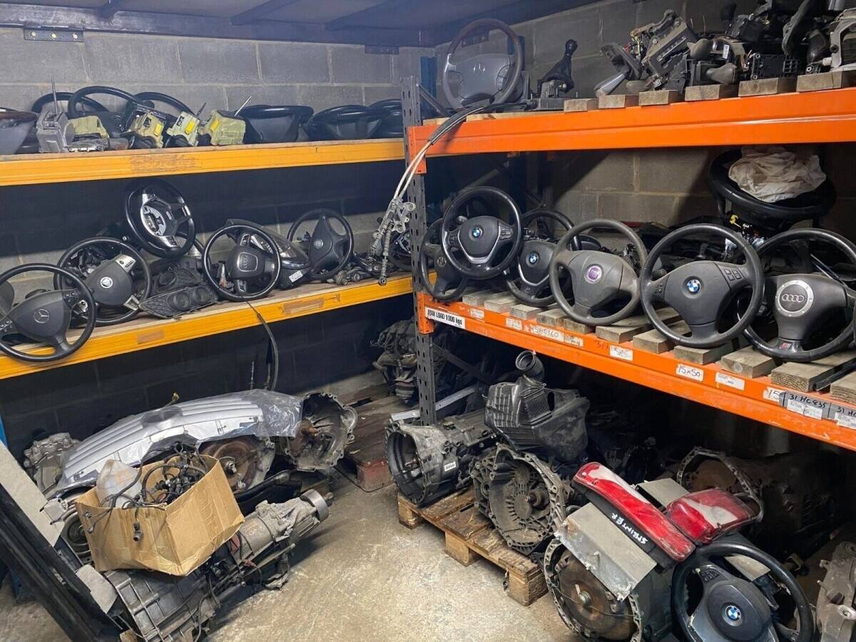 FOR SALE CAR PARTS BUSINESS IN LONDON! Photo 4