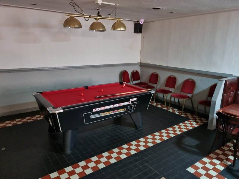 Established community public house, close to all amenities within housing estate in Motherwell Photo 4