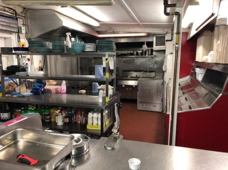 Leasehold Sea Front Café Bar & Takeaway Located In Portreath Photo 4