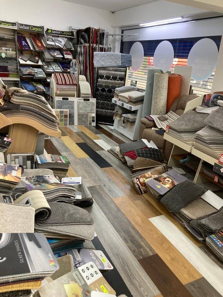 Carpet & flooring store  *** looking for quick sale *** Photo 4