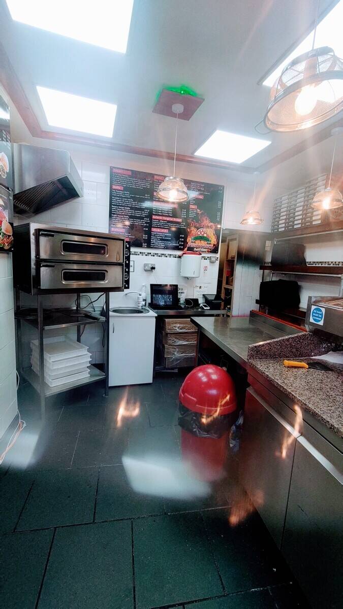 Italian Takeaway for sale in Leicester Photo 4