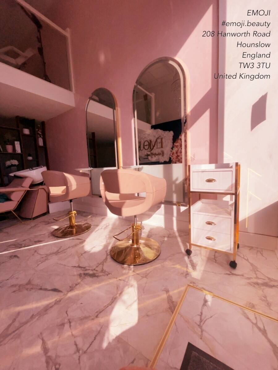 Beauty salon the best in London for sale