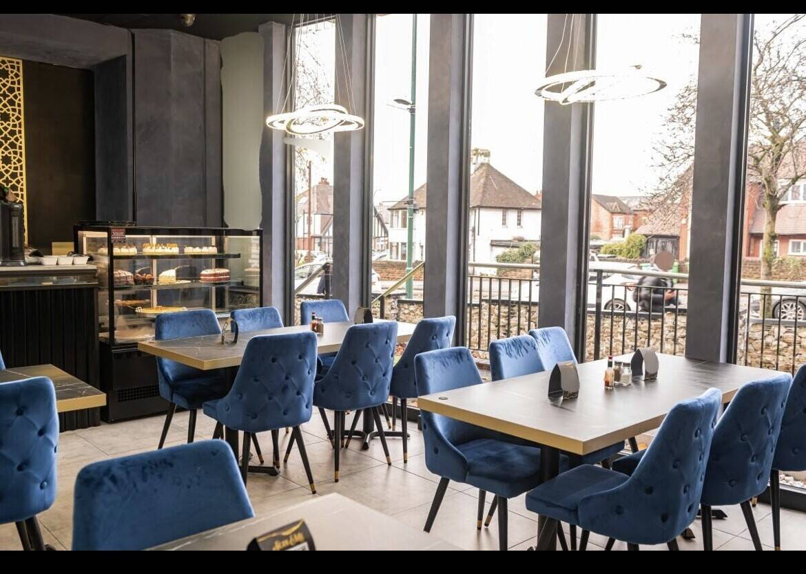 Top-Rated Nottingham Restaurant In Student Hub For Sale 5 Star Hygiene, Shisha