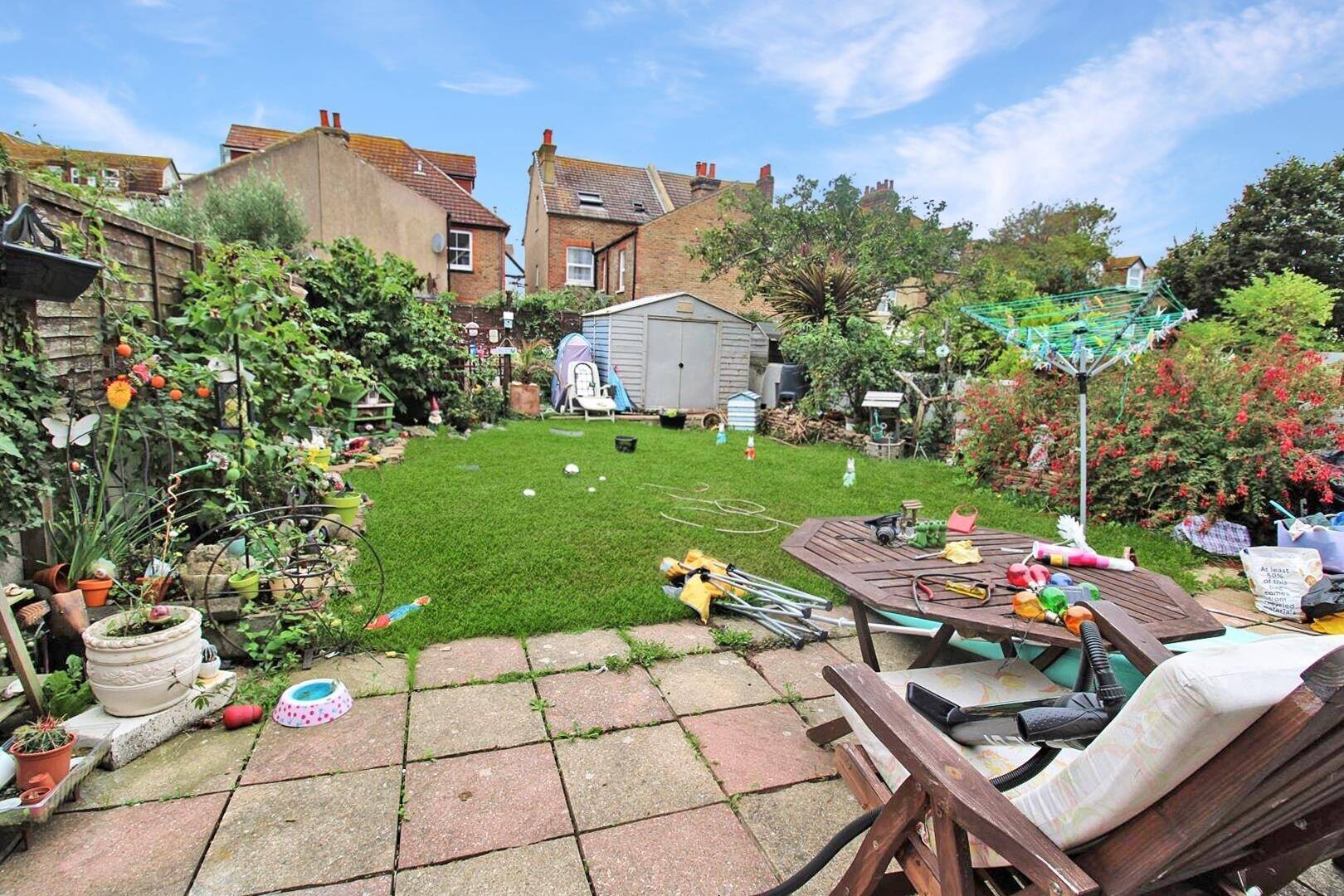 B&B for sale in Bexhill Town centre, minutes from a popular tourist seafront. Photo 4