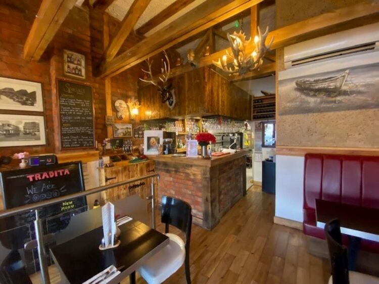 Leasehold Café Bar & Italian Restaurant Located In Sheldon
