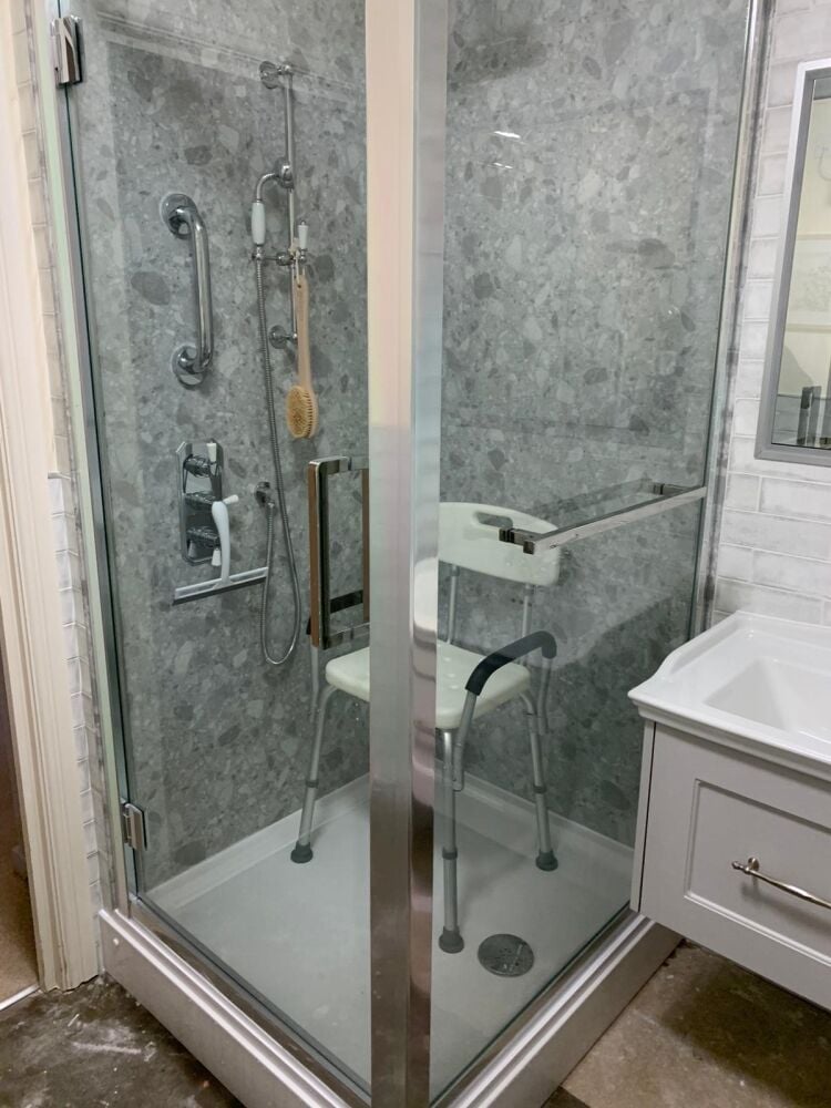REDUCED - Successful & Long-Established Kitchen, Bathroom and Bedroom supplier with a stellar reputation in the surrounding areas of Hampshire