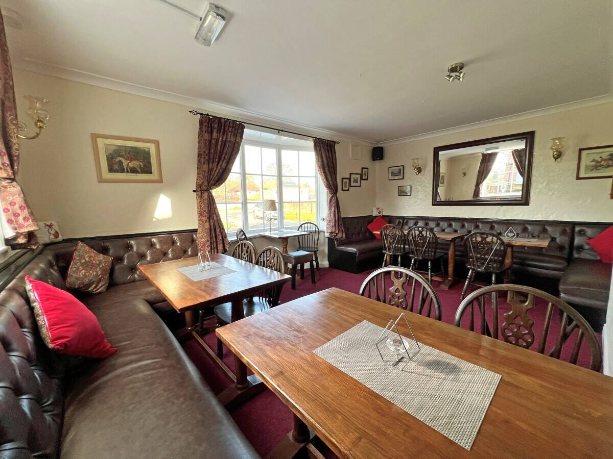 NORTH YORKSHIRE - VILLAGE PUB IN EXCELLENT CONDITION Photo 4