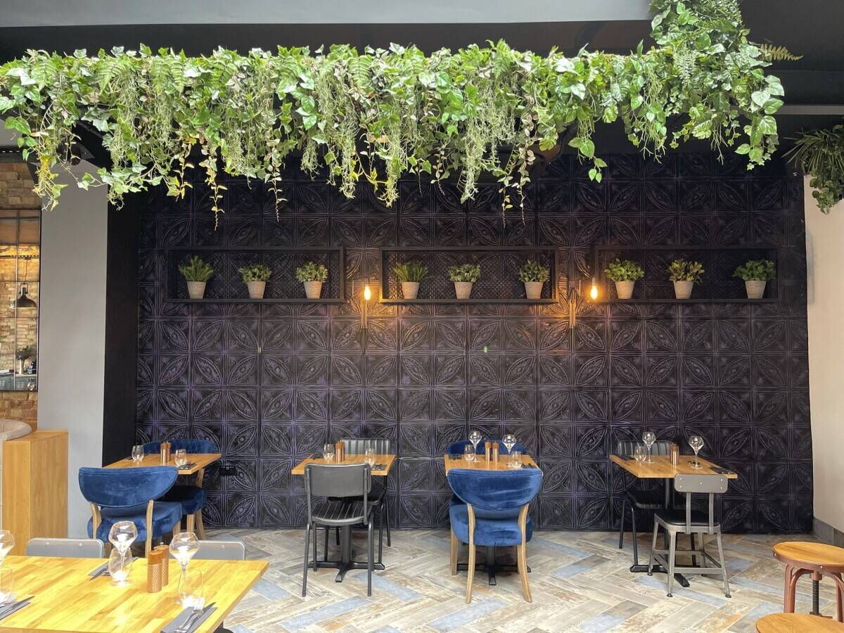 Italian/Mediterranean Restaurant for sale in Wood Green high road 