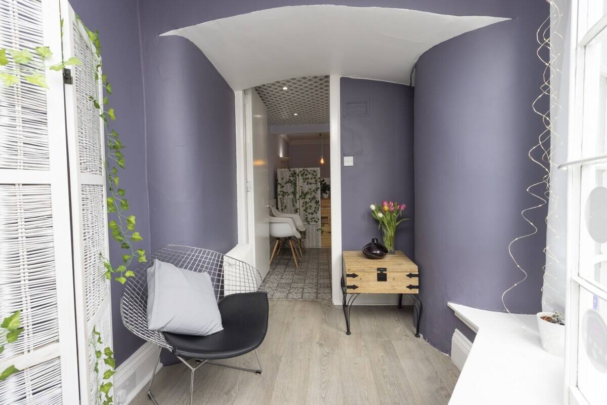 Established award-winning salon for sale in Edinburgh Photo 4