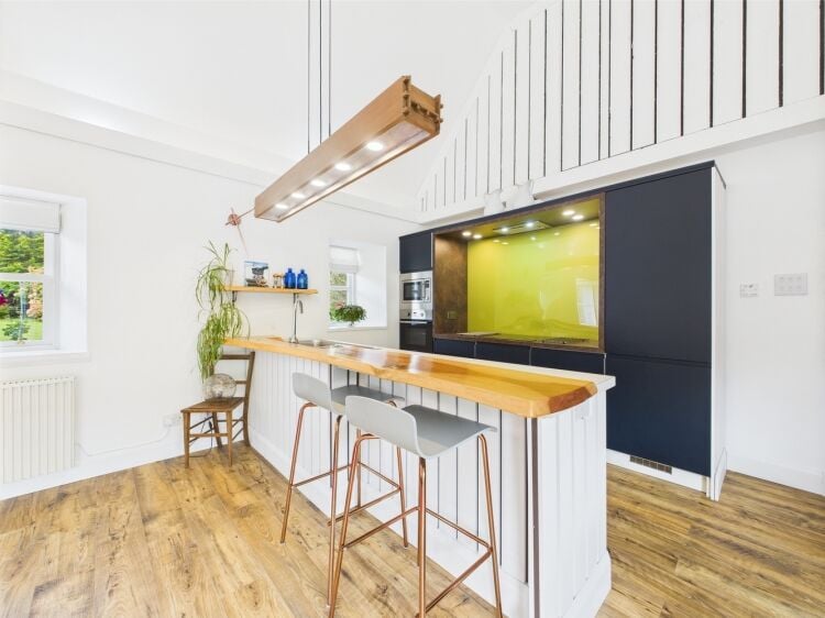 6 Self-Catering Properties with Potential for Further Development Photo 4
