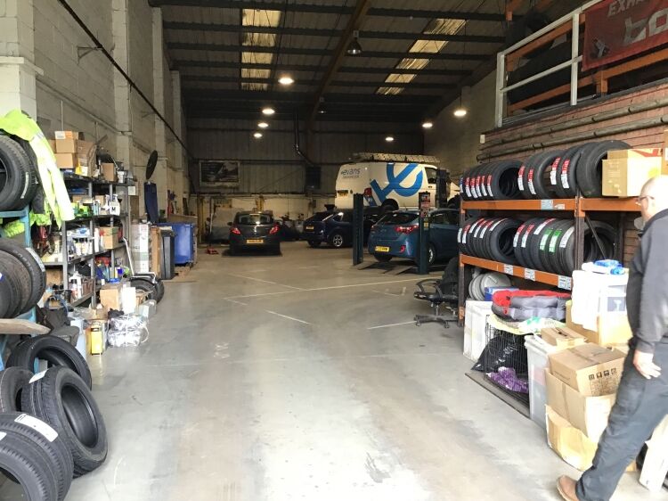 SPACIOUS GARAGE/MOT CENTRE OPPORTUNITY, CARDIFF NORTH Photo 4
