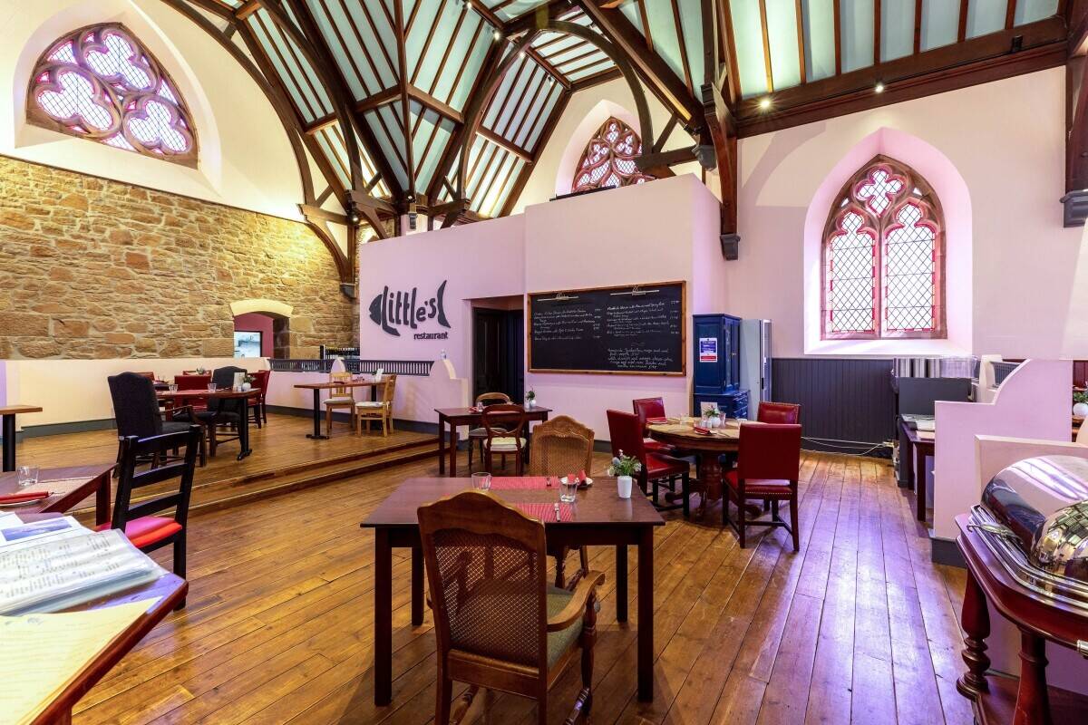 A well preserved, unique, characterful restaurant business. (ref 1572)