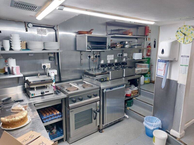 REDUCED ! Olde Worlde Tea Rooms / cafe For Sale in popular town near York Photo 4