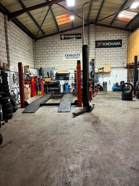 LONG ESTABLISHED, HIGHLY SUCCESFUL, VEHICLE REPAIR & SERVICE CENTRE BETWEEN SOUTHAMPTON & BOURNEMOUTH Photo 4