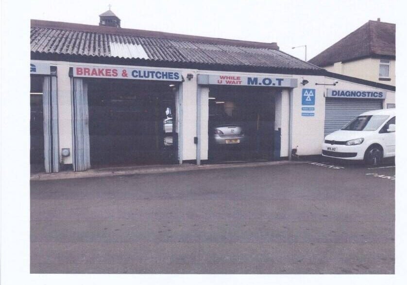 Car garage and mot centre for sale in Oldbury west midlands