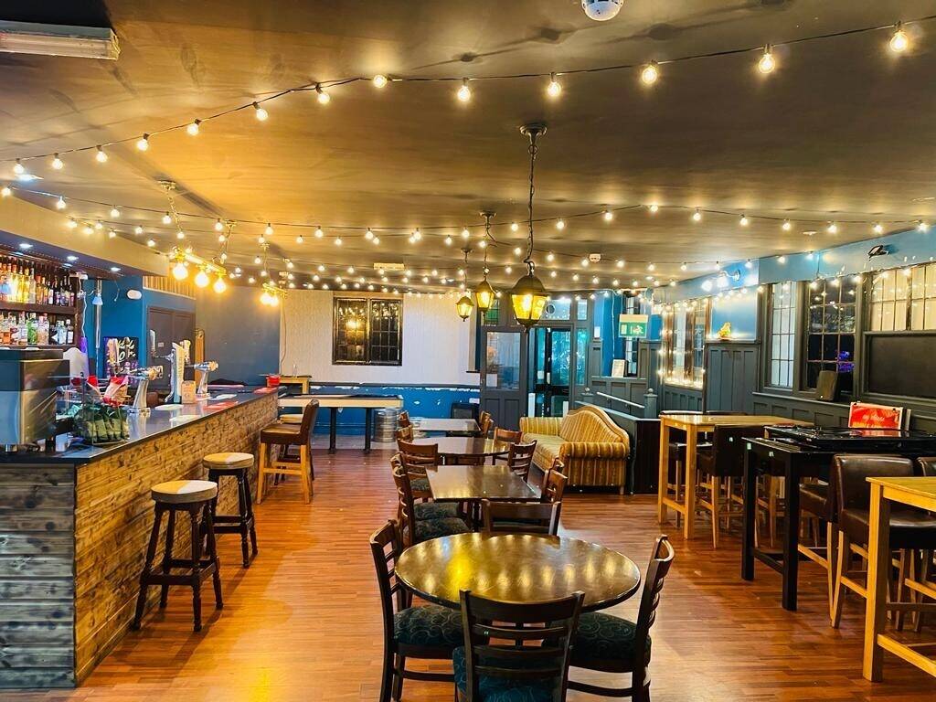 Fully Licensed for pub & bar including takeaway for sale based in croydon 