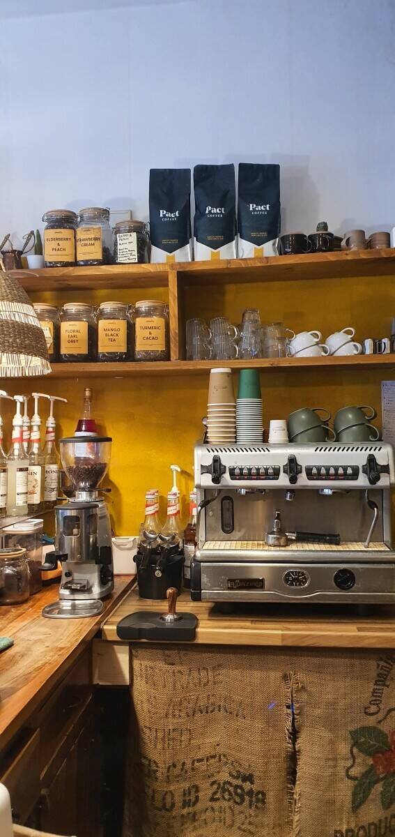 Rare Opportunity: Thriving Plant-Based Cafe in South Norwood Seeking New Visionary Owners Photo 4