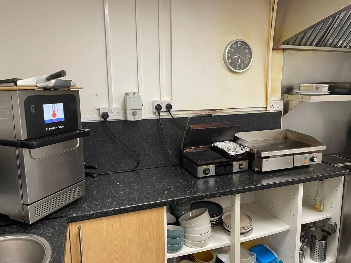 Well Established 26 Cover Class 3 Hot Food Café in Great Location OFFERS INVITED Ref 1818 Photo 4