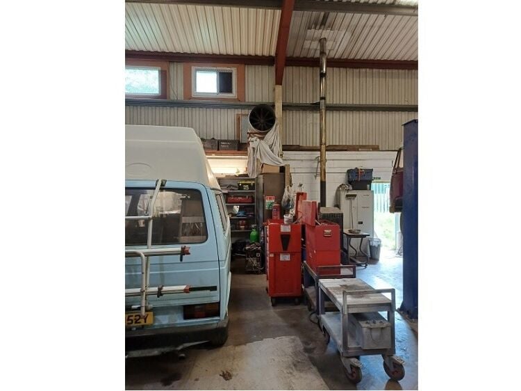 Well established repairs and restoration business for sale Photo 4