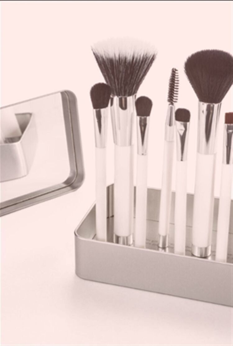 UNIQUE COSMETIC EU AND UK REGISTERED DESIGNS