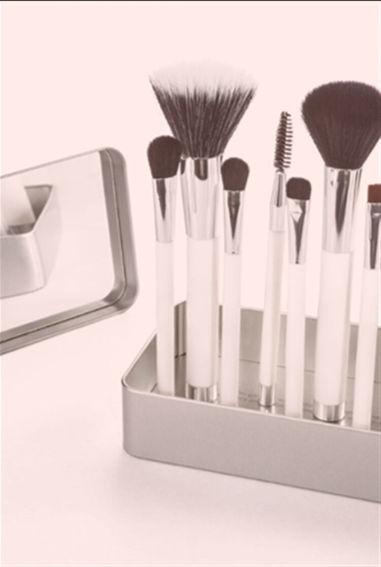 UNIQUE COSMETIC EU AND UK REGISTERED DESIGNS Photo 4