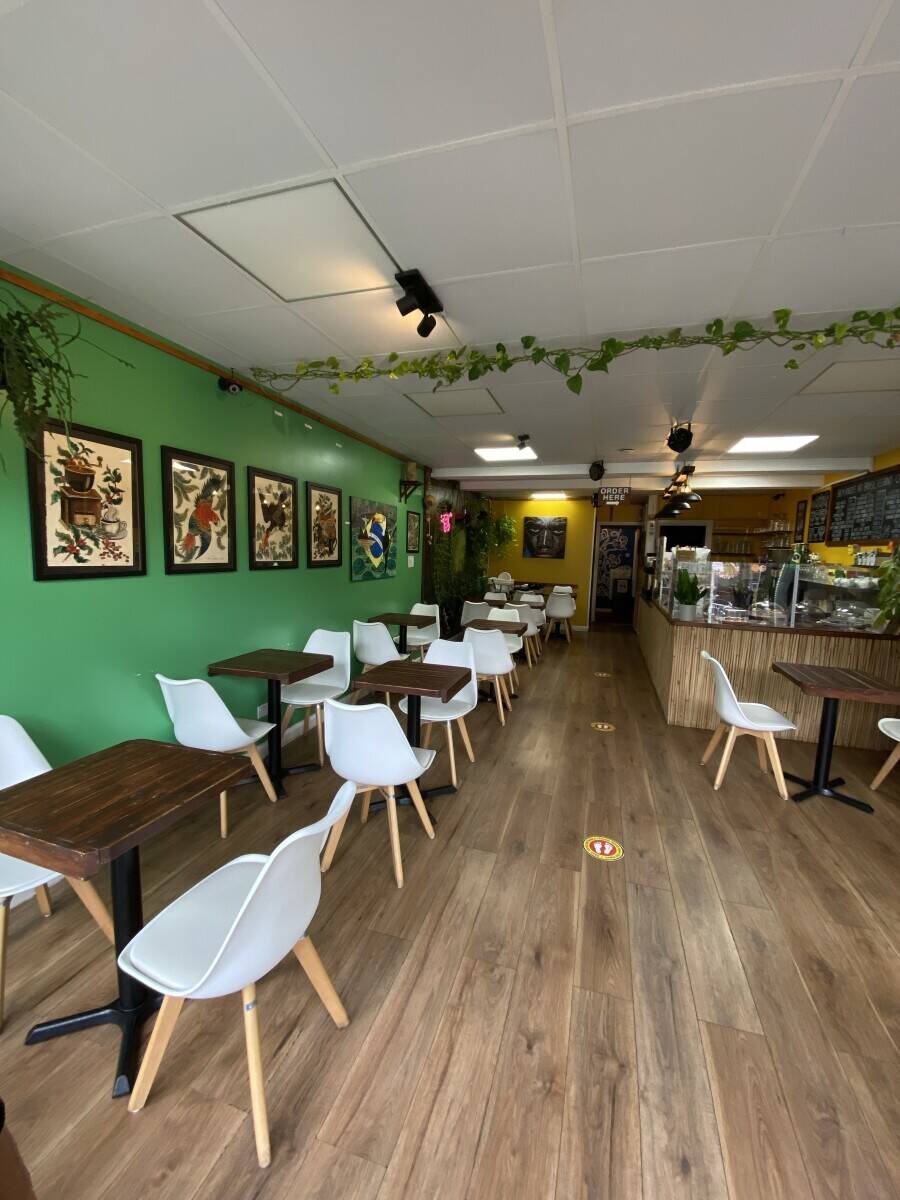 Cosy and Vibrant Café for Sale in Guildford, Surrey Photo 4
