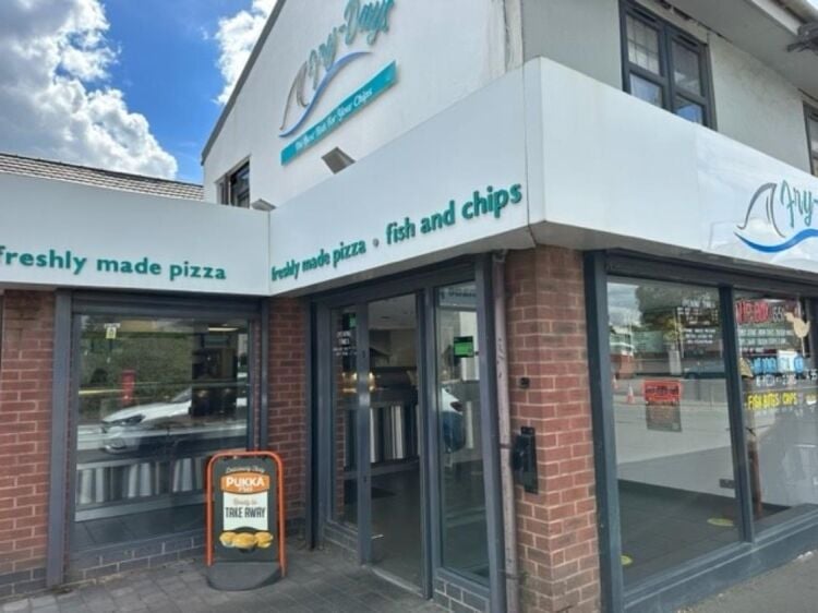 Leasehold Fish & Chip & Pizza Takeaway Located In Nuneaton Photo 4