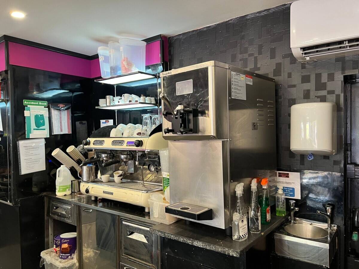 Sundaes Gelato dessert shop for sale Photo 4