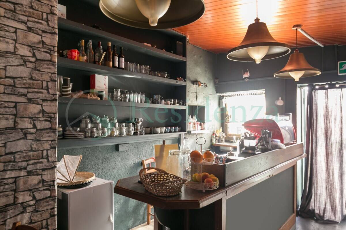 Class E premises client trading as ‘Fourteen’ a neighbourhood restaurant and bar, to be sold by way of premium. Photo 4