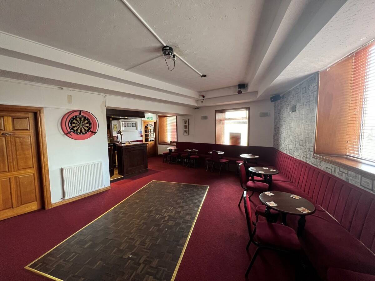 A superb and neatly presented community pub with great owners’ accommodation. (ref 1600) Photo 4