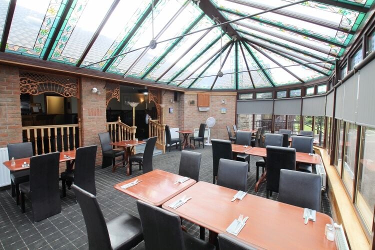 Successful bar and restaurant with 8 letting rooms Photo 4