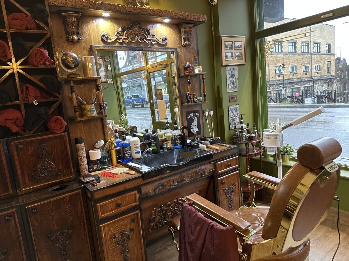 Barber shop for sale fully fitted
