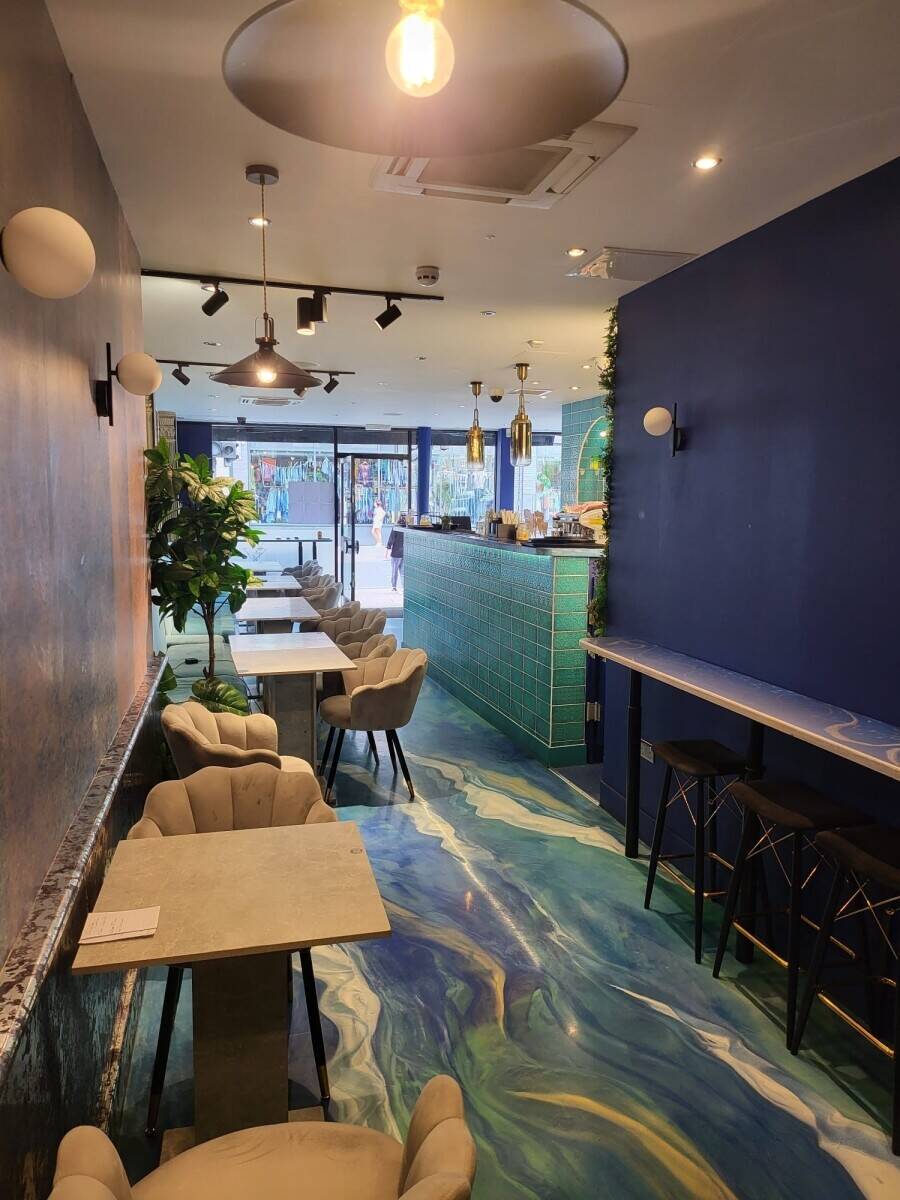 TRENDY CAFE AND DESSERT PLACE TO RENT IN BUSY AREA OF FINSBURY PARK