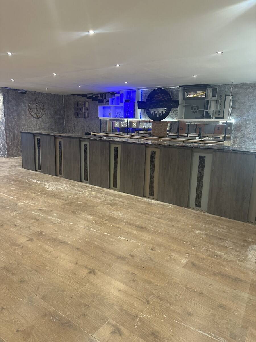 PRIME LOCATION - for a Chinese or Caribbean Style Buffet Restaurant NEW BUILD with all new FITTED OUT GLASS KITCHEN Photo 5
