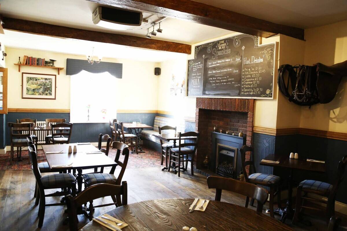 SHROPSHIRE - CANALSIDE DESTINATION DINING PUB WITH TURNOVER CIRA £750,000 PA FROM FIVE DAYS OPERATIN