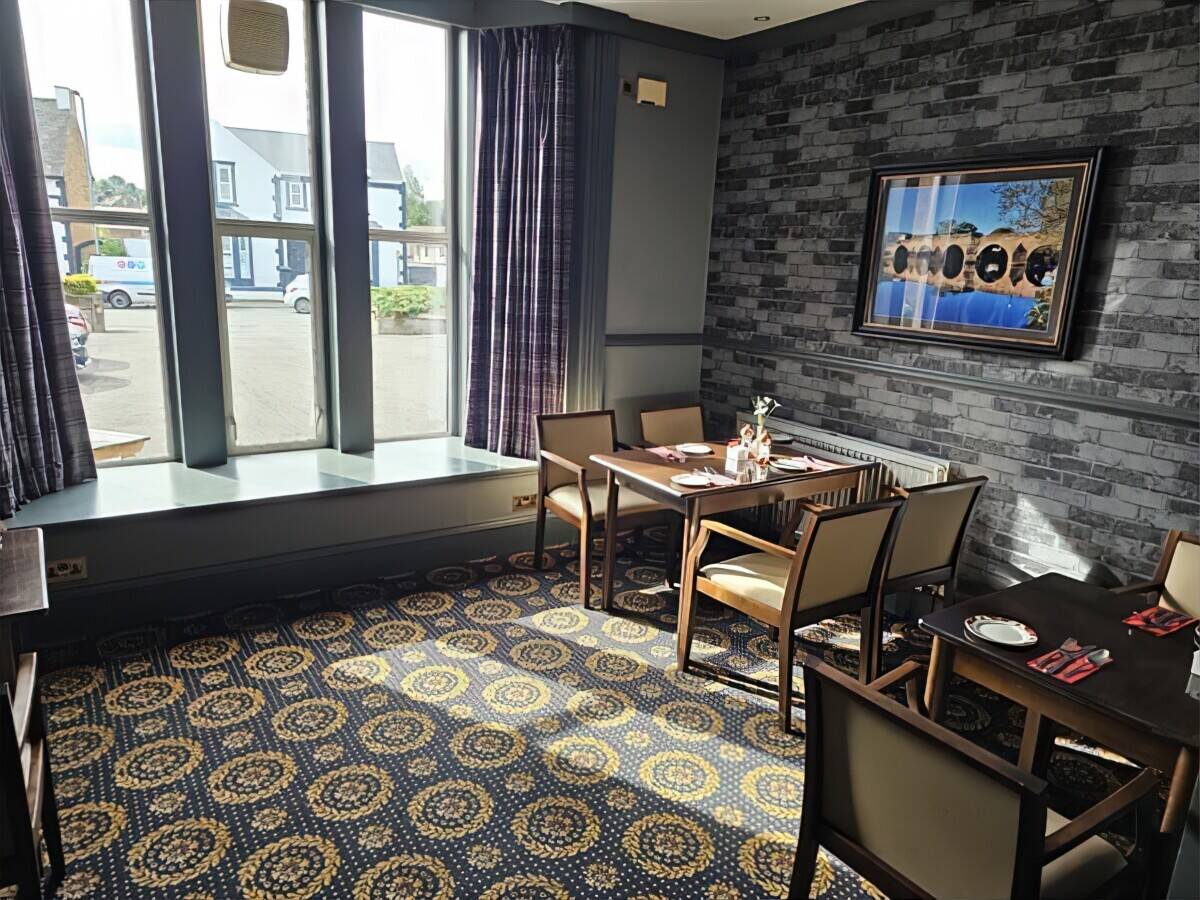 Family owned hotel in heart of Dumfries, close to all amenities including a detached 4 bed bungalow Photo 4
